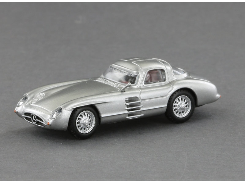 Hot Wheels - Mercedes-Benz 300 SLR Uhlenhaut Coupé - red inside -
