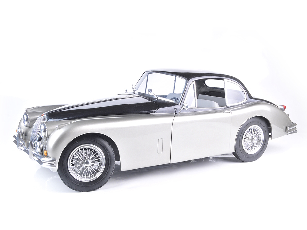Hot Wheels - JAGUAR XK 150 COUPE -