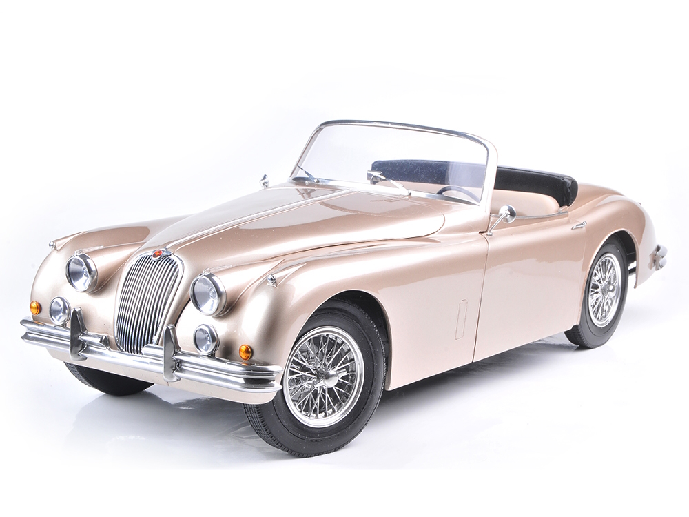 Hot Wheels - JAGUAR XK 150 ROADSTER -