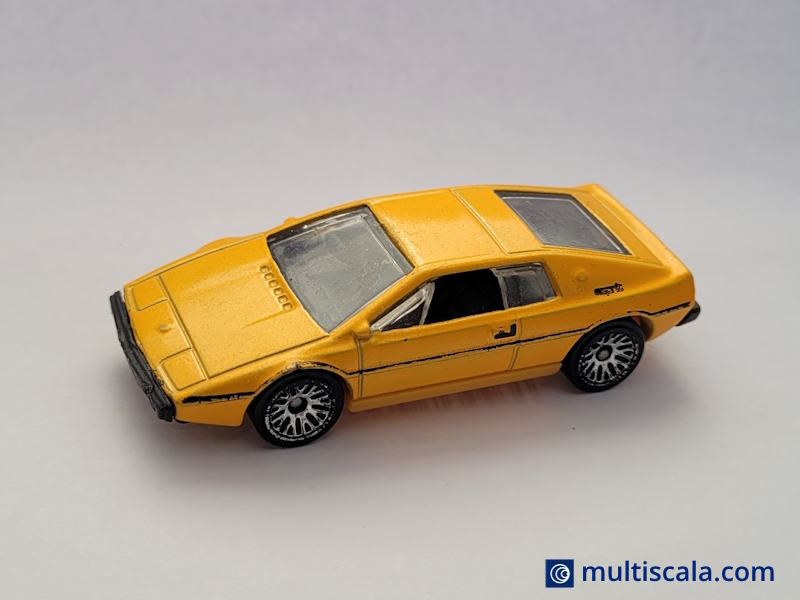 Hot Wheels - Lotus Esprit S1 - FYL17