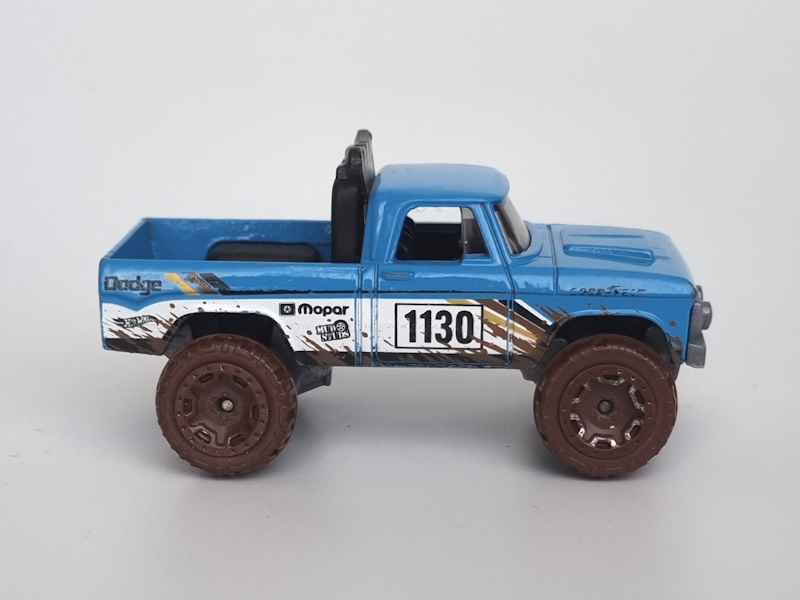 Hot Wheels - `70 Dodge Power Wagon - HKH76