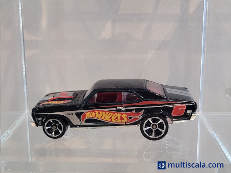 Hot Wheels - `68 Chevy Nova - V5576