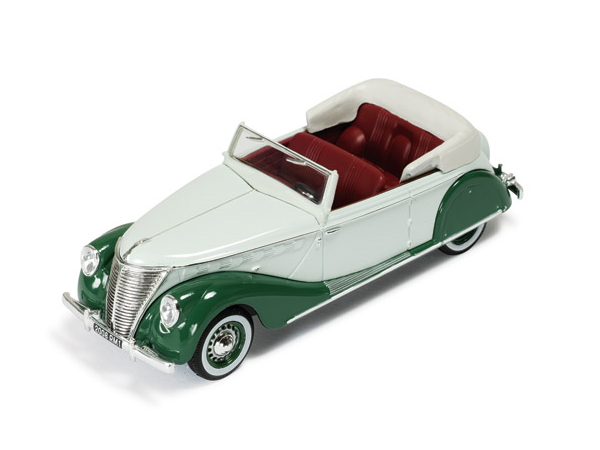 Hot Wheels - Renault Suprastella Coach 1939 2-Tones Green with Brown Interiors -