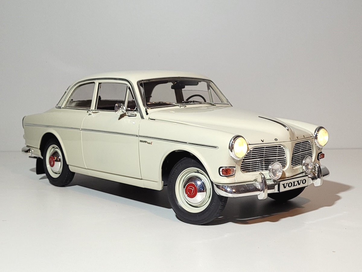 Hot Wheels - Volvo 122S Amazon -